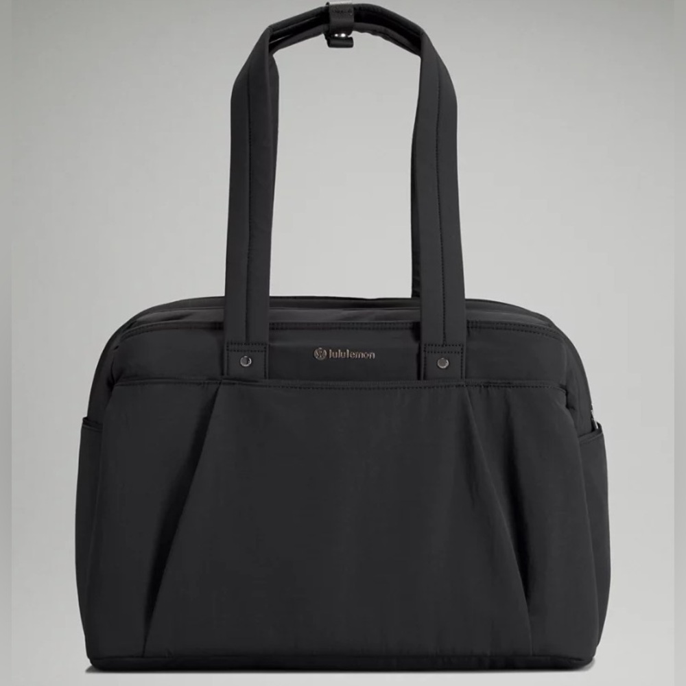 Lululemon Throwback Triple-Zip Duffle Bag 25L